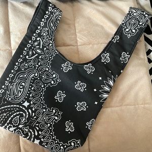 Yaito Paisley knot bag